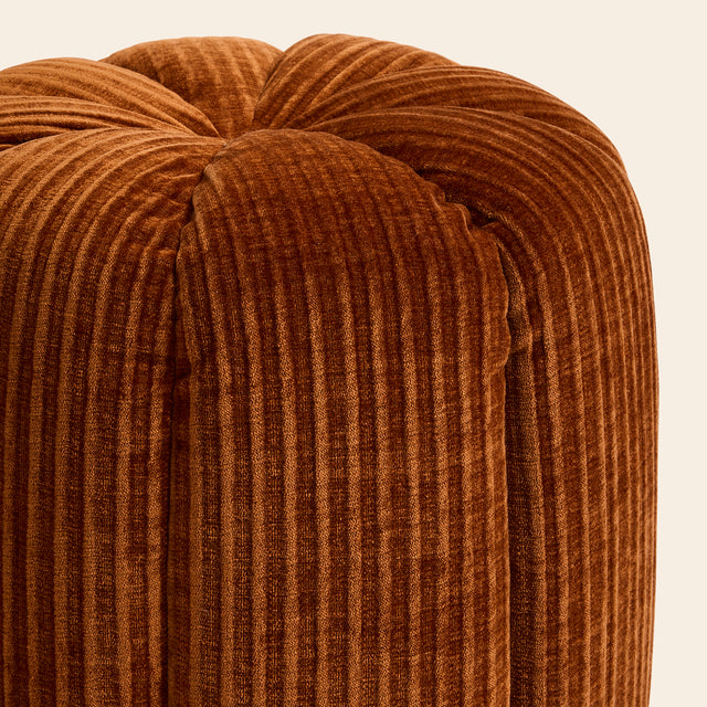 Pouf design Claudel en velours côtelé - coloris cognac - qualité premium – design couture artisanal français CLOVI PARIS