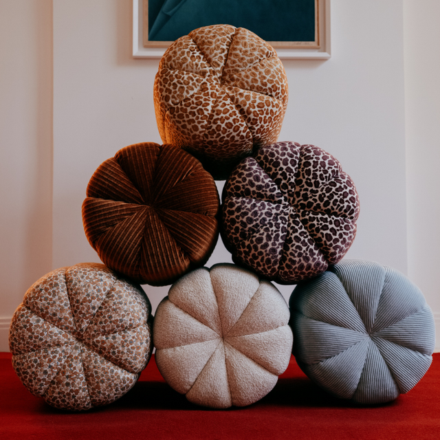 Pouf design - velours,léopard, cognac, bleu, burgundy - fabrication française et artisanale CLOVI PARIS - Design ottoman velvet - linen - leopard - cognac - light bleu - light yellow - ecru - twwed - liberty - luxury furniture