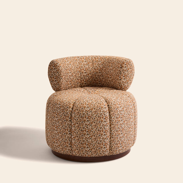 Fauteuil design CLOVI PARIS motif floral liberty - coloris automnales - fauteuil pivotant design - fauteuil Paris - Fauteuil boudoir - fauteuil salon - fauteuil chambre à coucher - fauteuil sur-mesure - particuliers, architectes, hospitality - fabrication française sur-mesure - custom-made armchair - luxury furniture - french savoir-faire - linen armchair - swivel design armchair - pattern flowers