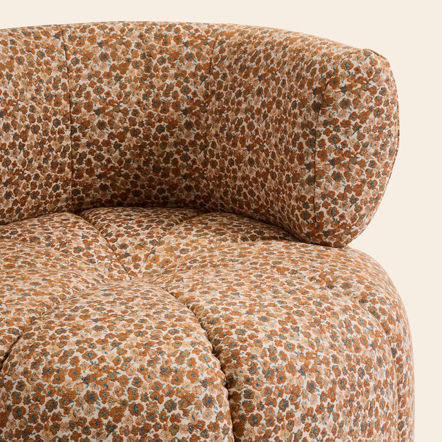 Fauteuil design CLOVI PARIS motif floral liberty - coloris automnales - fauteuil pivotant design - fauteuil Paris - Fauteuil boudoir - fauteuil salon - fauteuil chambre à coucher - fauteuil sur-mesure - particuliers, architectes, hospitality - fabrication française sur-mesure - custom-made armchair - luxury furniture - french savoir-faire - linen armchair - swivel design armchair - pattern flowers