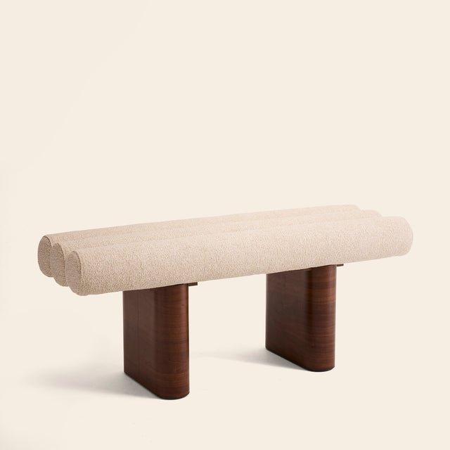 Banquette design CLOVI PARIS - lin écru beige tweed - tissu haute couture - fabrication artisanale française - banquette entrée - banquette bout de lit chambre à coucher - banquette couloir - banquette chalet montagne